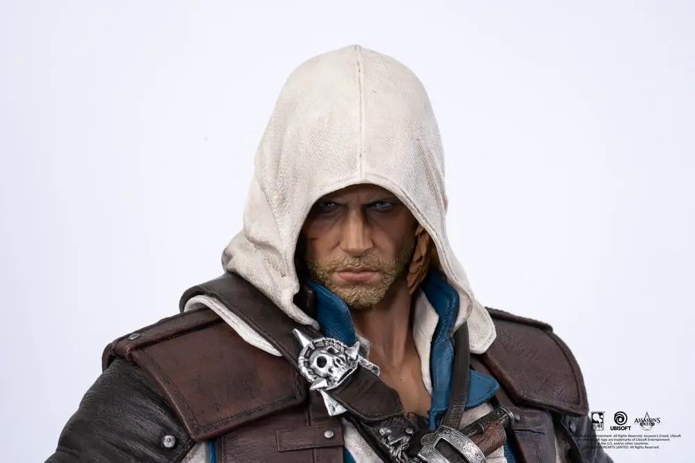 Assassin’s Creed Edward Kenway 1/4 scale bust by PURE ARTS, hooded pirate in brown leather armor