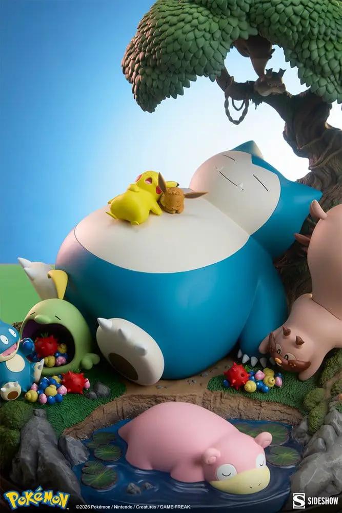 Pokémon diorama Snorlax 33 cm from SIDESHOW COLLECTIBLES; blue and white sleeping Snorlax with Pokémon figures