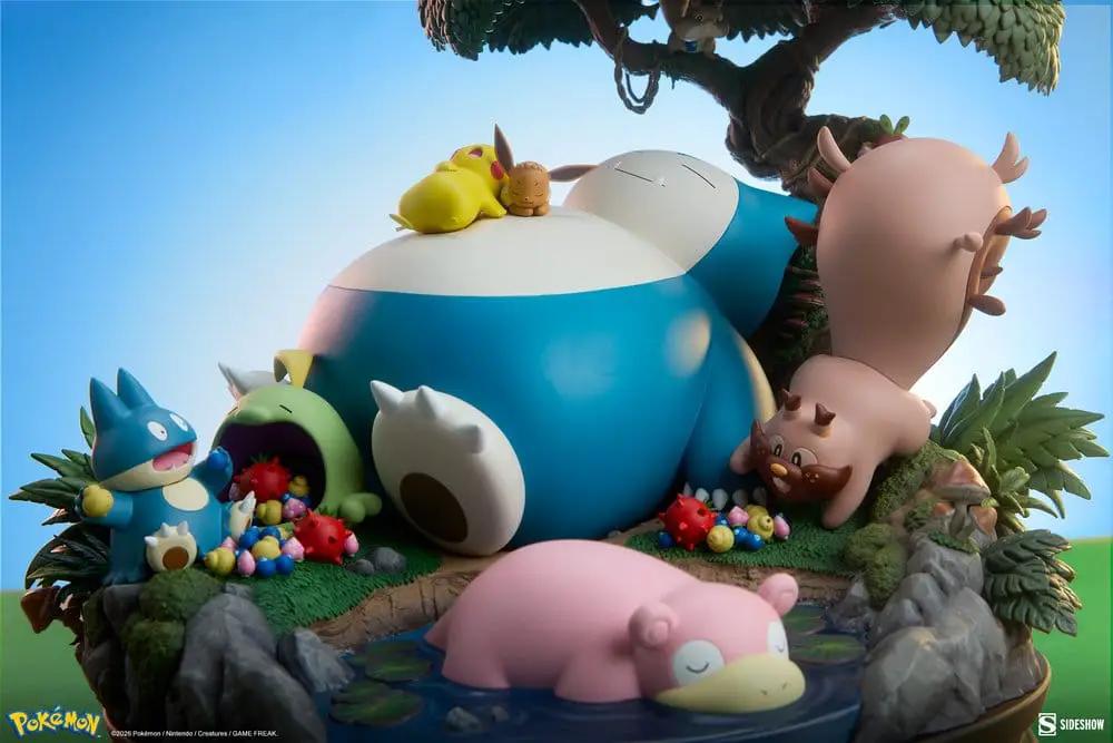 Pokémon Diorama Snorlax 33 cm by SIDESHOW COLLECTIBLES; blue Snorlax figure with several small Pokémon figures.