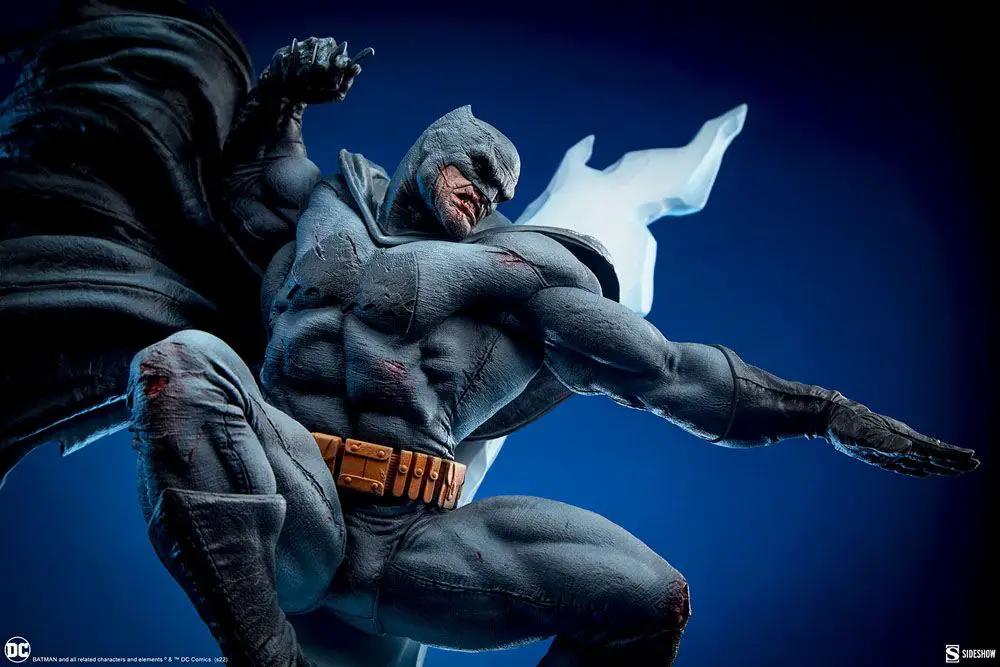 Statua premium de Batman 80 cm, traje gris azulado y cinturón marrón, de SIDESHOW COLLECTIBLES