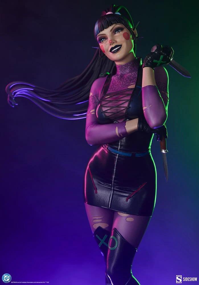 Punchline premium format statue, DC Comics by Sideshow Collectibles, 55 cm, purple-and-black outfit with knife.