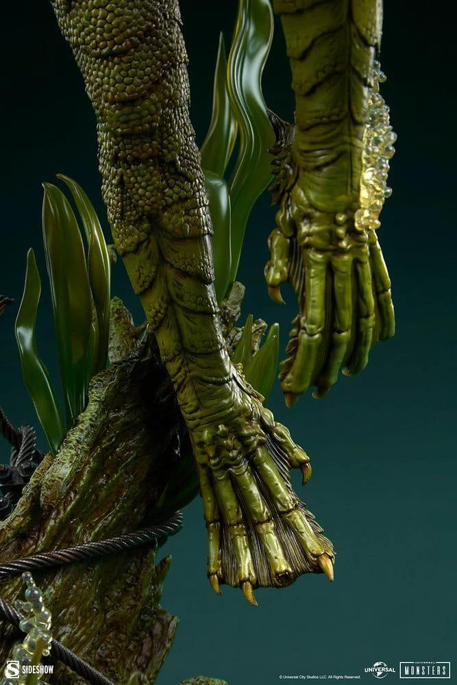 Creature from the Black Lagoon Premium Format statue by Sideshow Collectibles, green textured limbs, 80 cm tall
