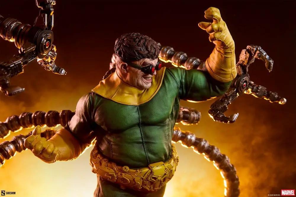 Doctor Octopus estatua premium format de SIDESHOW COLLECTIBLES, 74 cm, con tentáculos mecánicos alrededor.