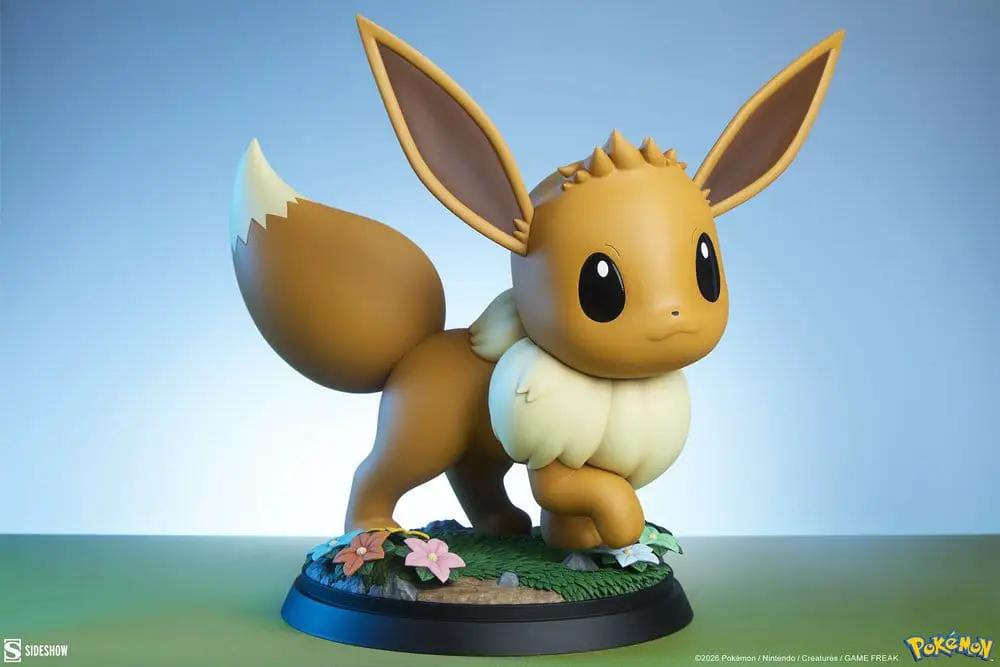 Figura Eevee de Pokémon a tamaño real, 34 cm, SIDESHOW COLLECTIBLES, base con flores.