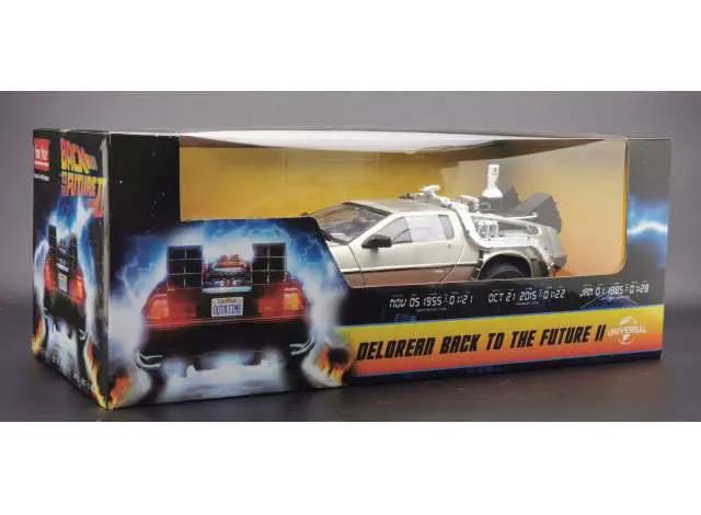 Vehículo diecast 1/18 DeLorean de Regreso al Futuro II, plateado, SUN STAR, en caja con ventana