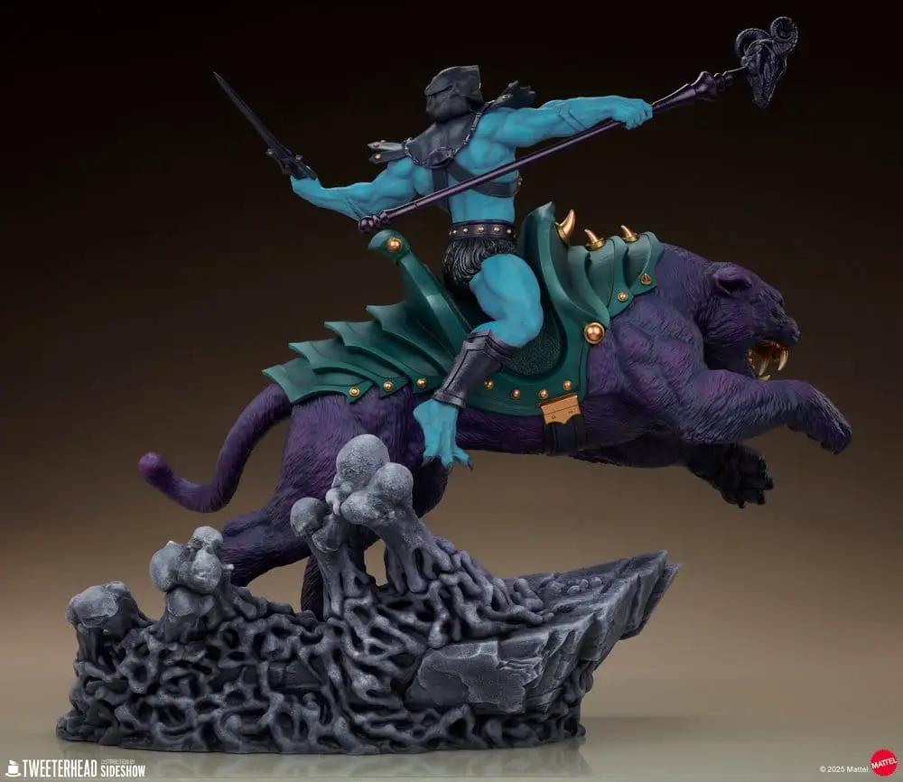 1/4 scale statue: Skeletor on Panthor by Tweeterhead, Masters of the Universe, blue Skeletor riding a purple Panthor, 81 cm.