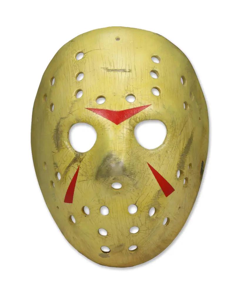 Máscara de Jason NECA réplica 1/1 de Friday the 13th Part III; máscara de hockey amarilla con marcas rojas.